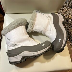 The north face white winter boot